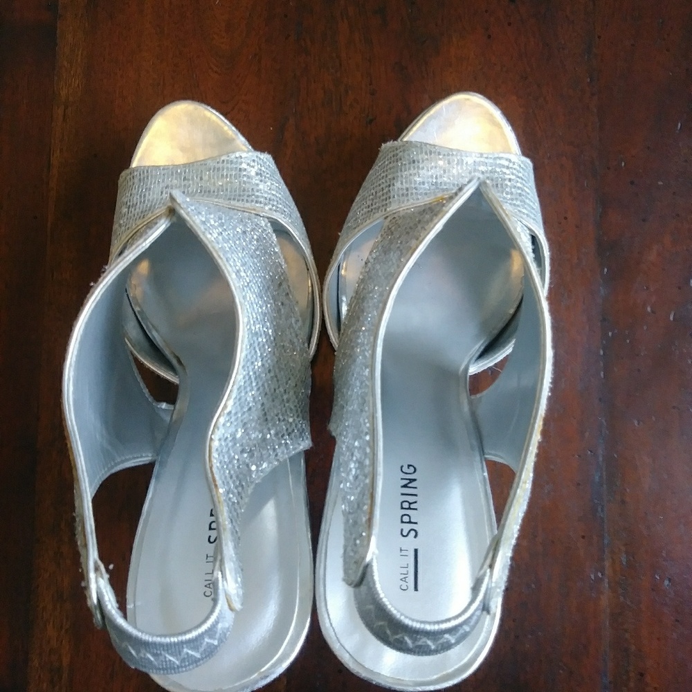 Shoe's - Picture 4 of 4